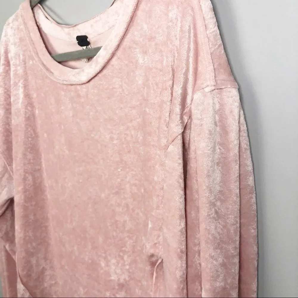 FREE PEOPLE | WE THE FREE Milan Pink Crushed Velvet Oversized Top Women’s Size S